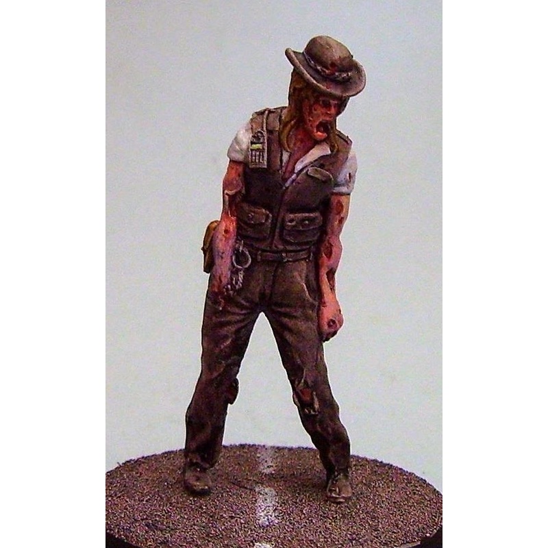1/35 Scale resin model kit Zombie – Female police officer