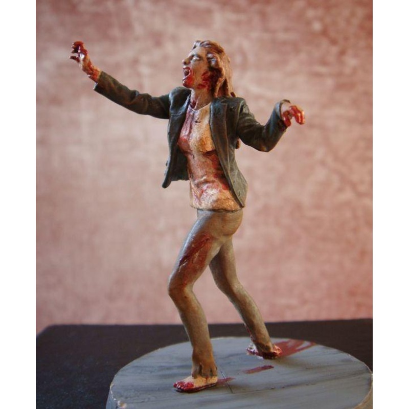 1/35 Scale resin model kit Zombie Screamer Female