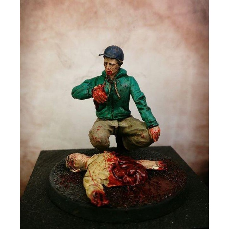 1/35 Scale resin model kit Zombie Teenager feeding