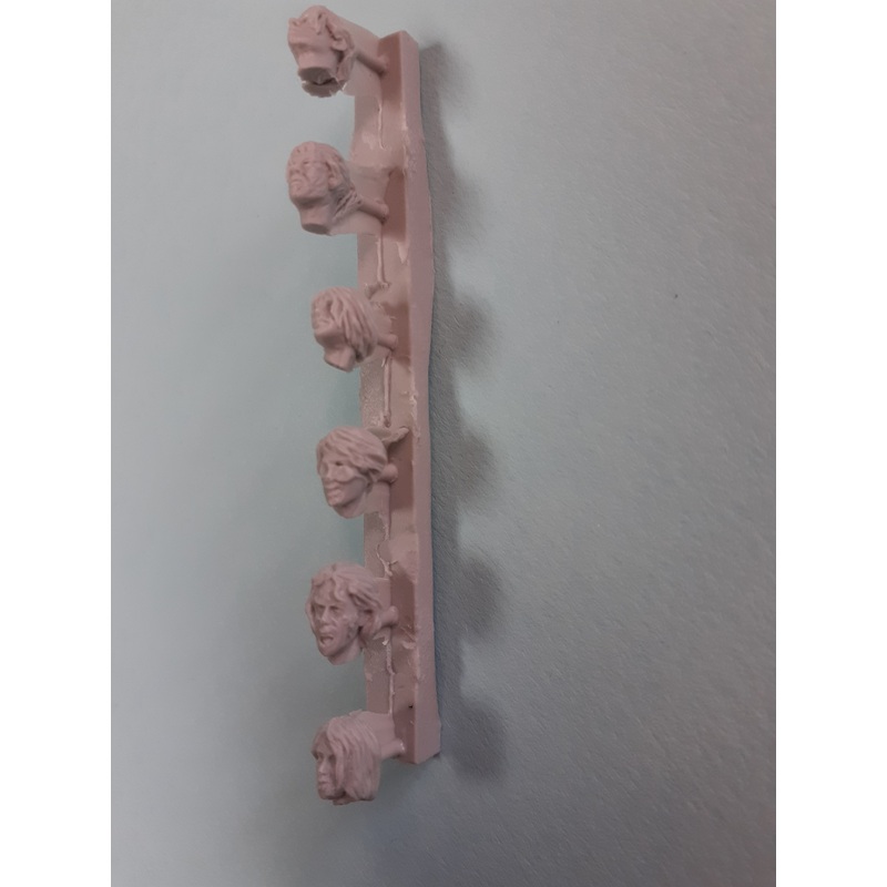 1/35 Scale resin Zombie heads Female (6 pcs)