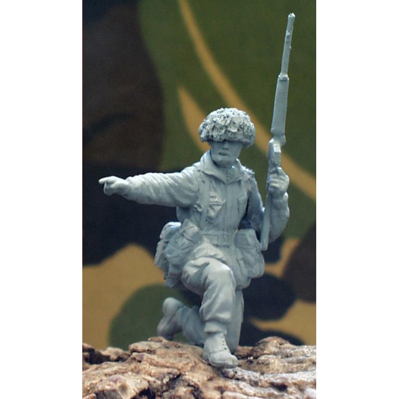 1/35 British Army Squad Leader 1970s-1980s Action Pose with SLR Rifle [British Army Ferret Scout Car Mk.2]