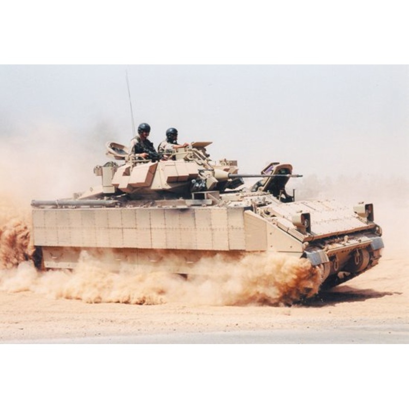 Dragon 1/72 scale  M2a2 W/era AFV model kit