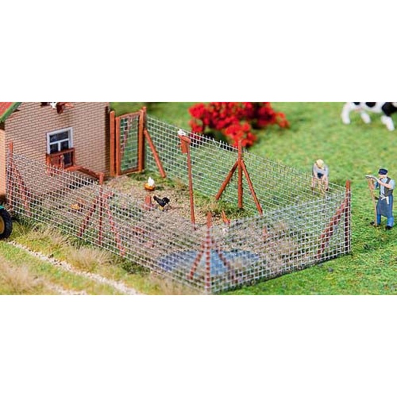 Wire Mesh Fence with Wooden Poles (340mm)
