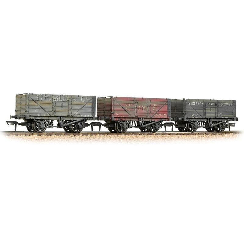 Bachmann 37-087TL Set Of Three Cornish Coal Trader Wagons – Weathered – Regional Exclusive Model