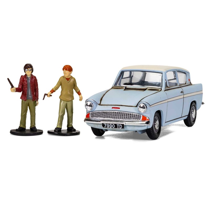 Harry Potter Flying Ford Anglia – With Two Figures