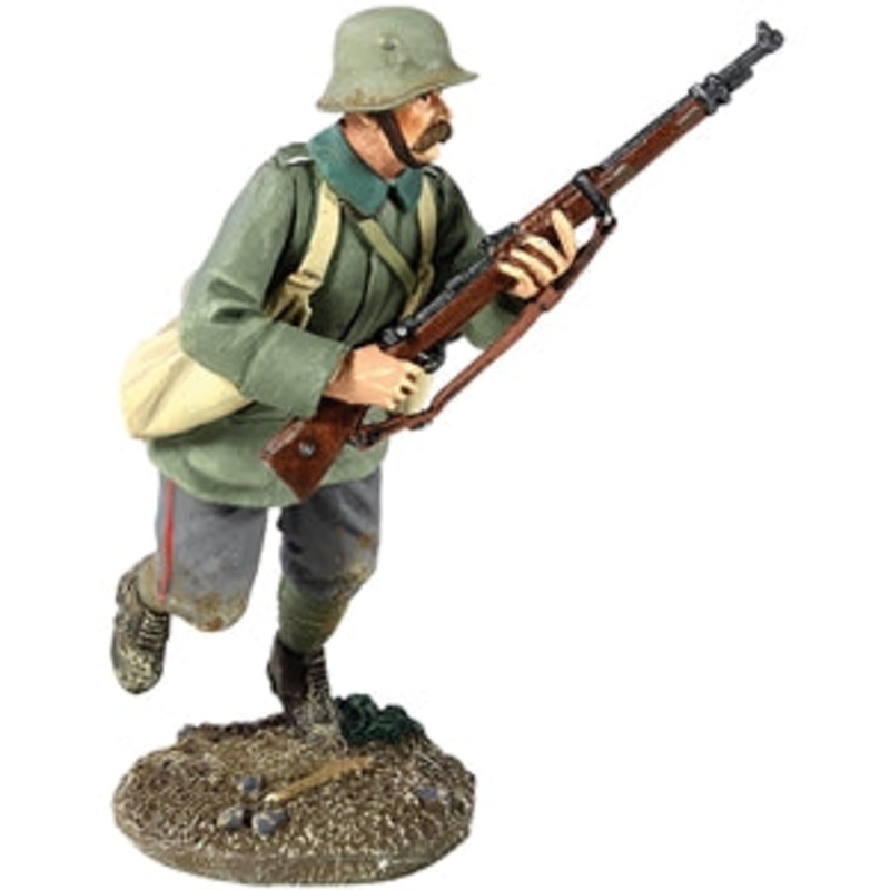 SALE – 23056 1916-18 German Infantry Running with Grenade Bags No.1