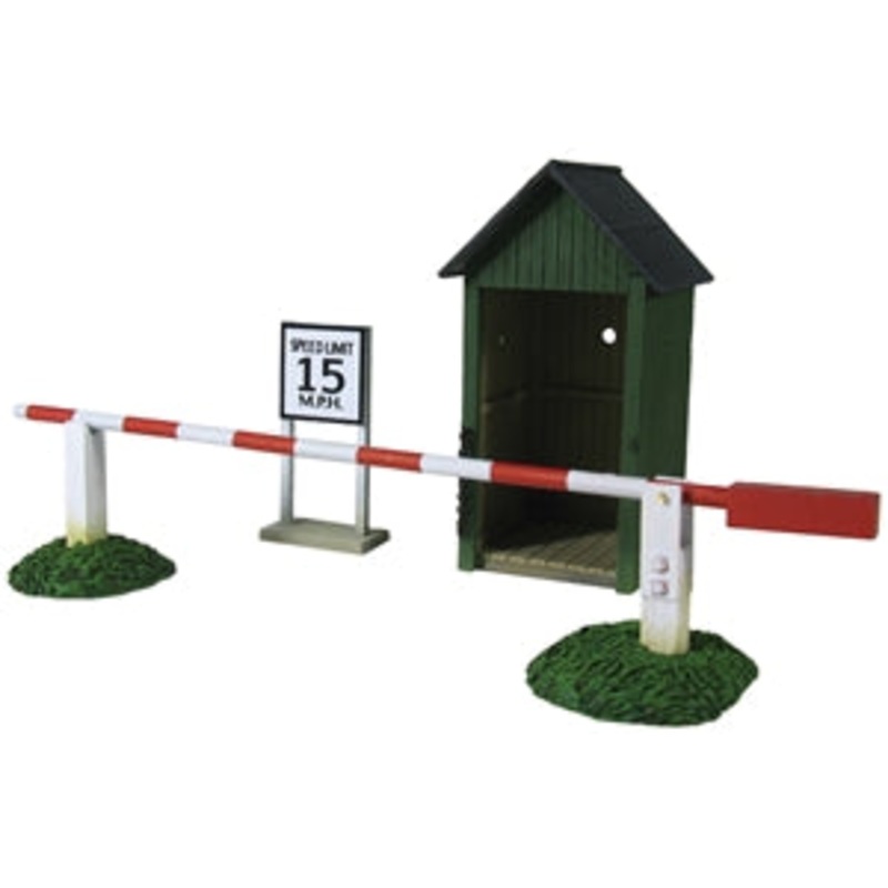 SALE – 51019 Air Base Sentry Box & Gate with 15 MPH Sign WWII