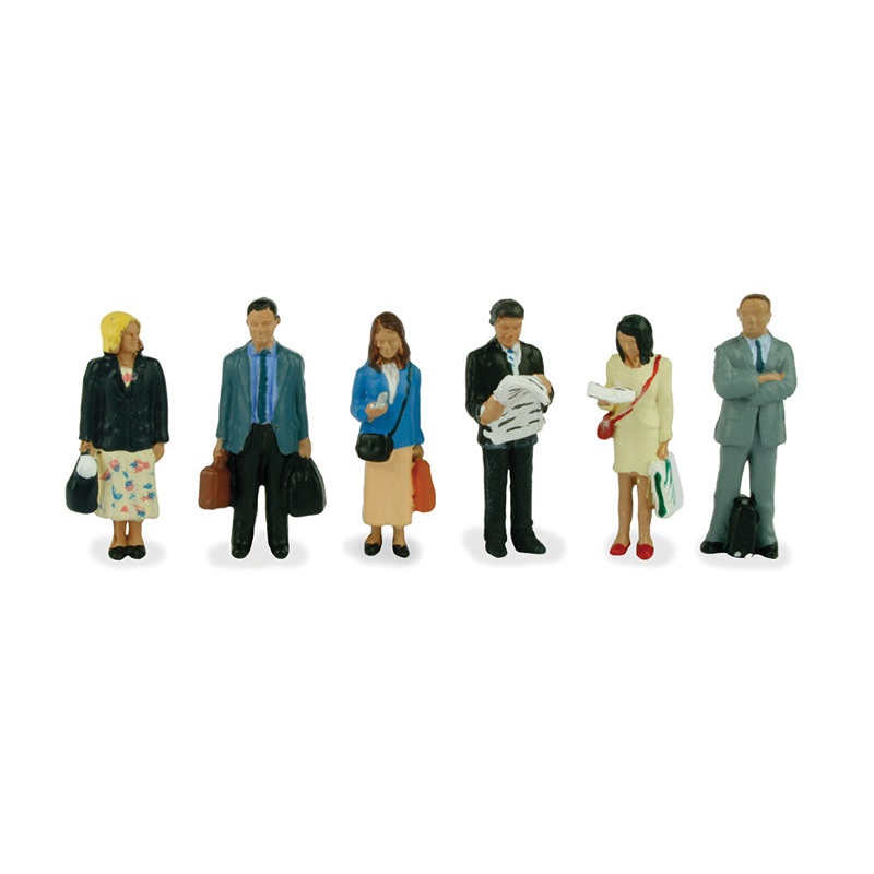 Scenecraft 36-044 OO Gauge Station Passengers Standing