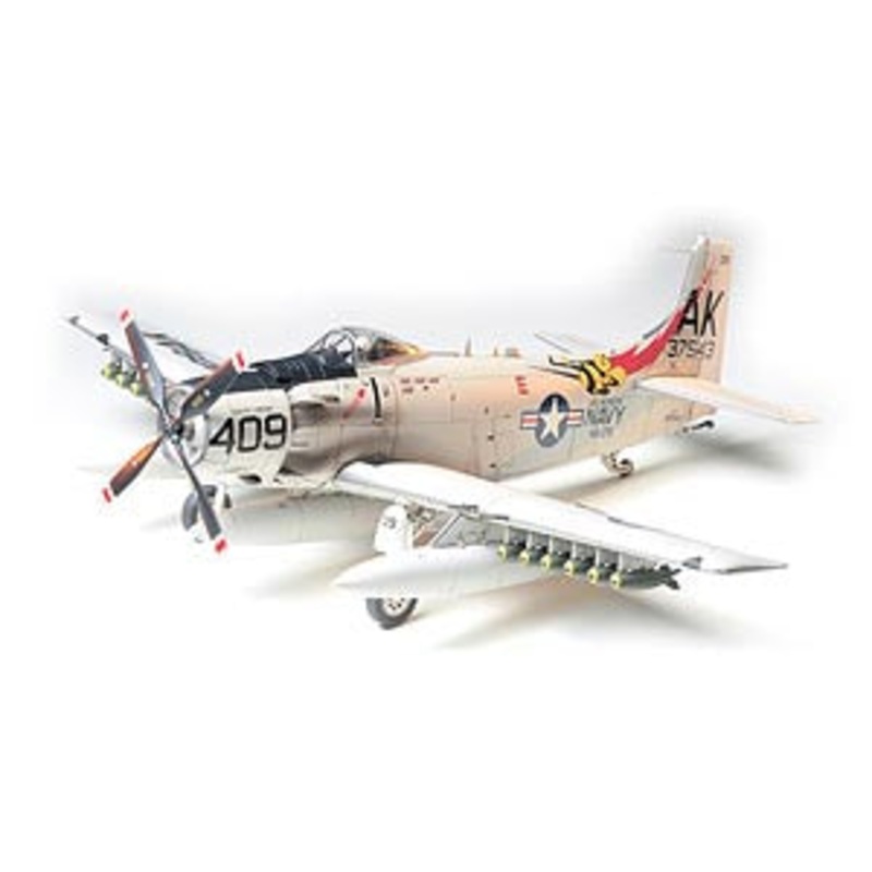Tamiya 61058 1:48 Douglas A-1H Skyraider US Navy