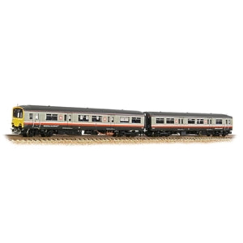 Graham Farish N Gauge 371-336 Class 150/1 2-Car DMU 150133 BR GMPTE (Regional Railways)