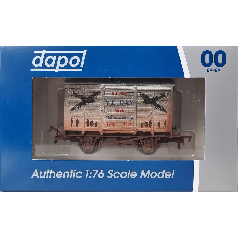 Dapol DA4F-011-147 Ventilated Van VE Day 80th Anniversary Airforce – Weathered
