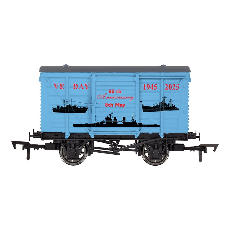 Dapol DA4F-011-150 Ventilated Van VE Day 80th Anniversary – Navy