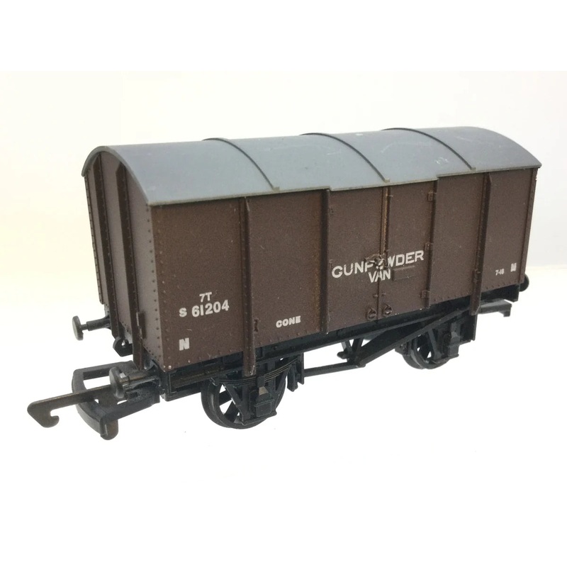 Dapol B329 OO Gauge SR 7T Gunpowder Van No.S61204
