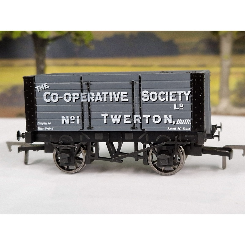 Dapol OO Gauge CO-OPERATIVE SOCIETY LD No.1 Twerton 7 plank Wagon by S&D Railway Trust