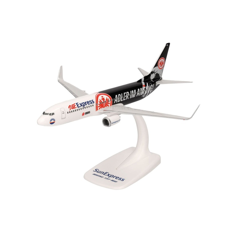 Herpa Snapfit Boeing 737-800 Sun Exp Eintracht Frankfurt (1:200)