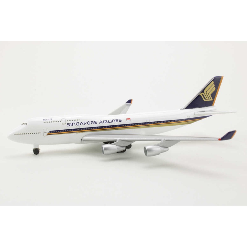 Herpa Wings 1:500 Singapore Airlines Boeing 747-400 ‘Megatop’ 500852