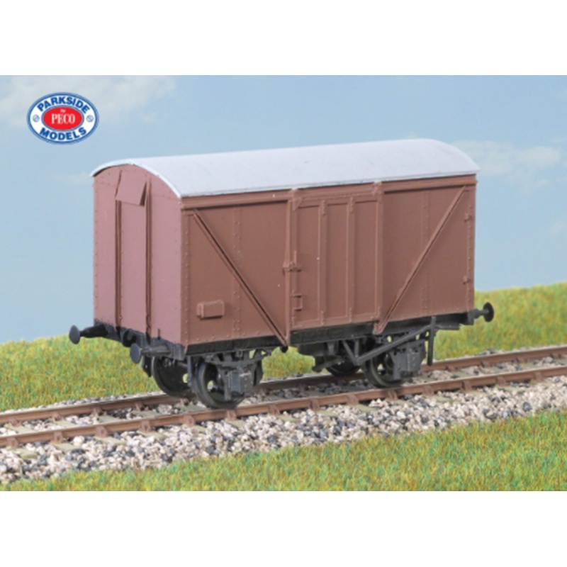 BR (LNER Design) Plywood Goods Van Kit
