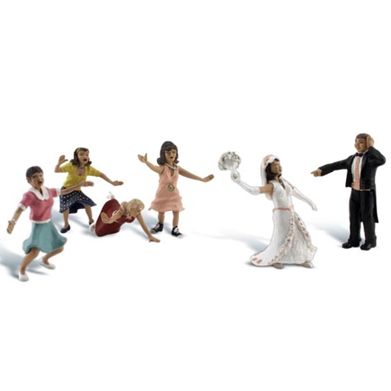 A1932 Scenic Accents – Wedding Bouquet Toss – HO Scale