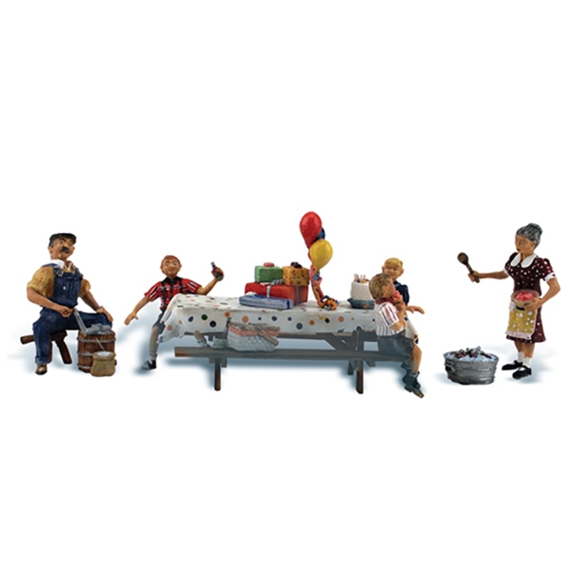 A1935 Scenic Accents – Backyard Birthday – HO Scale