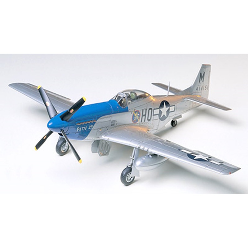 1/48 Aircraft Series No.40 North American P-51D Mustang 8th Air Force Kit