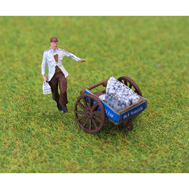 OO Gauge MILKMAN & MILK CART