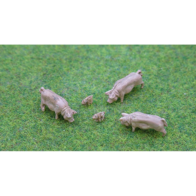 OO Gauge Pigs