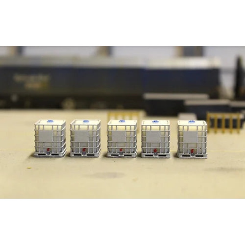 5 x IBC Pallet Tanks 1000L with Blue Lids
