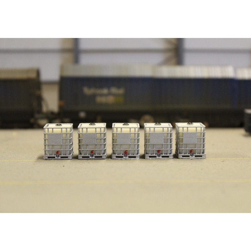 5 x IBC Pallet Tanks 1000L with Grey Lids