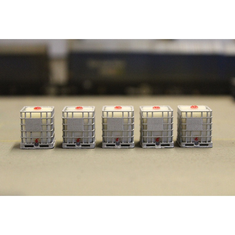 5 x IBC Pallet Tanks 1000L with Red Lids