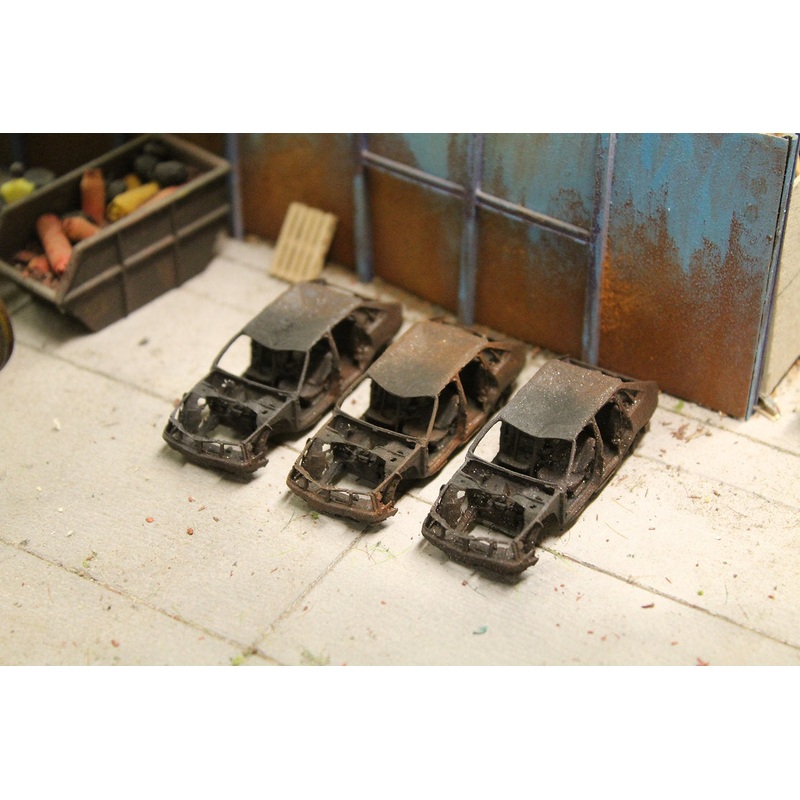 Scrap Car Gutted – BURNT OUT RUSTY – Pack of 3