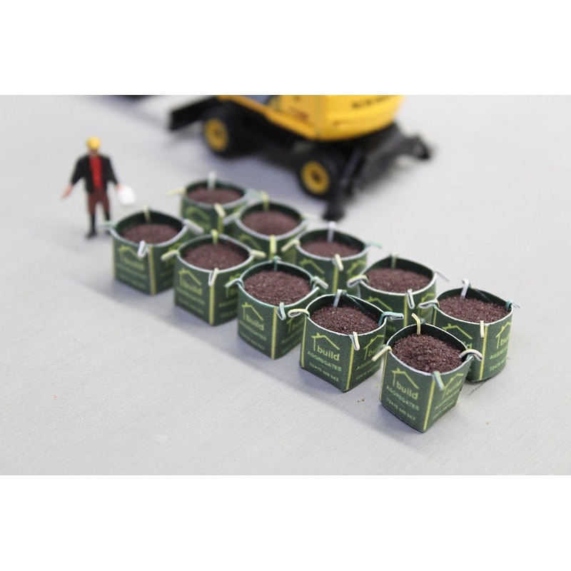 Build Aggregates Tonne Bags w/ top soil loads – Pack of 10