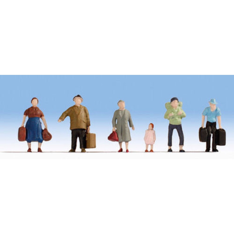 TT:120 Gauge Pedestrians With Luggage (6) Hobby Figure Set