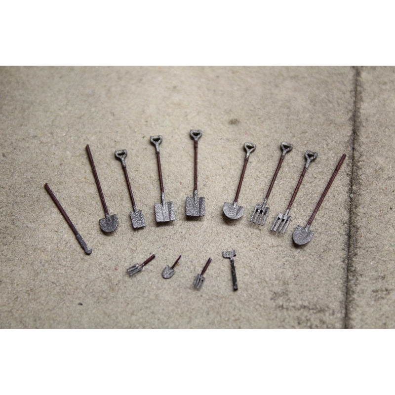 Garden Tools Pack – Spades Shovels Forks – BROWN/GREY – 13pcs