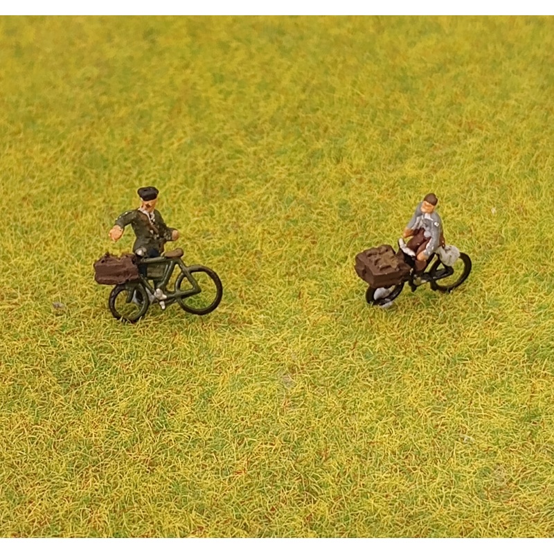 N Gauge Period delivery bike & tradesmen