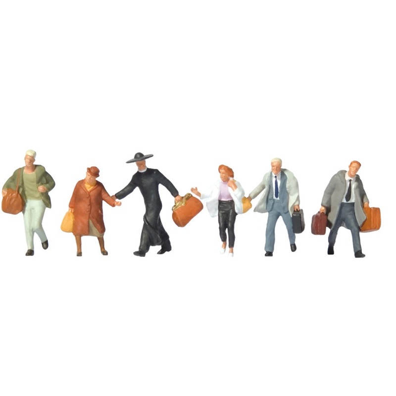 Hurrying Passengers (6) British OO Scale Figure Set