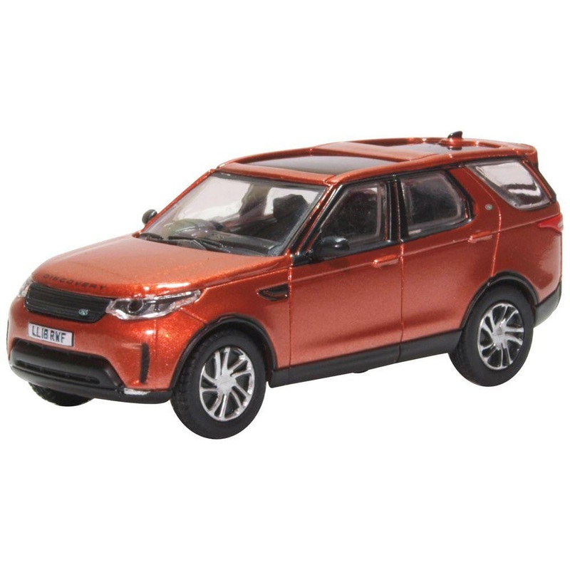 Land Rover Discovery 5 Namib Orange