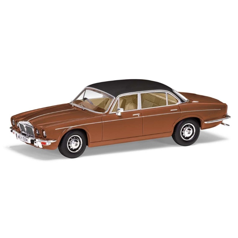 Daimler Sovereign (Series 2) Double Six Vanden Plas, Caramel (metallic)