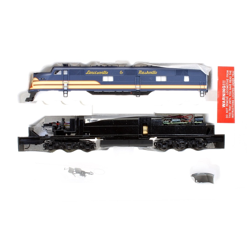 Pre-Owned E6 Diesel Locomotive L&N W/Mars Light – Road #777