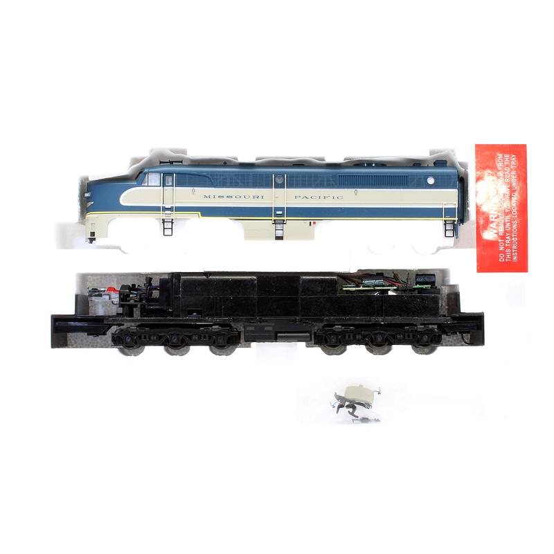 Pre-Owned PA Diesel Locomotive Missouri Pacific W/Mars Light – Road #8007