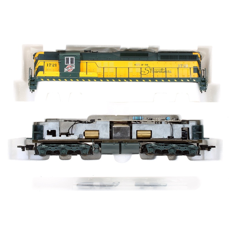Pre-Owned SD9 Diesel Locomotive C&NW W/Dynamic Brake- Road #1721